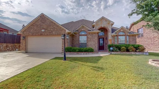 1416 Deer Hollow Drive, Arlington, TX 76002