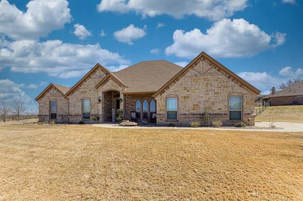 101 Meadow Arbor Drive, Weatherford, TX 76085