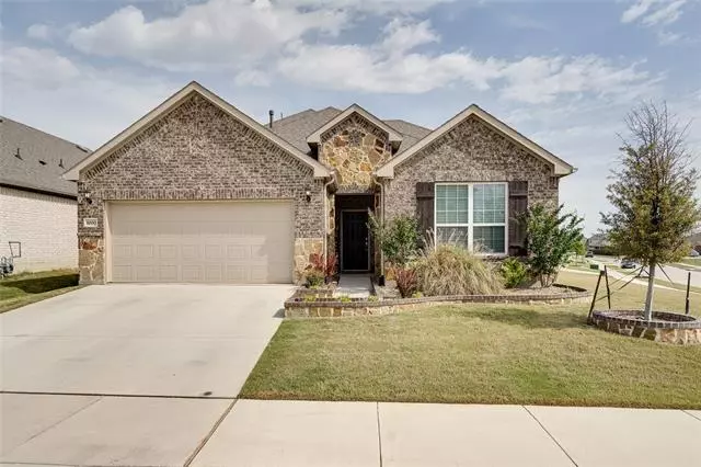 1000 Pinnacle Breeze Drive, Fort Worth, TX 76052