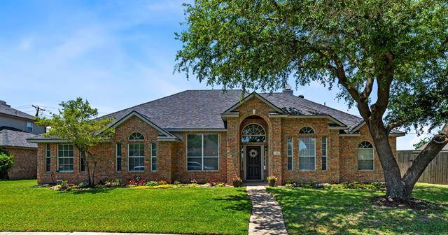 7305 Silverthorn Drive, Rowlett, TX 75089