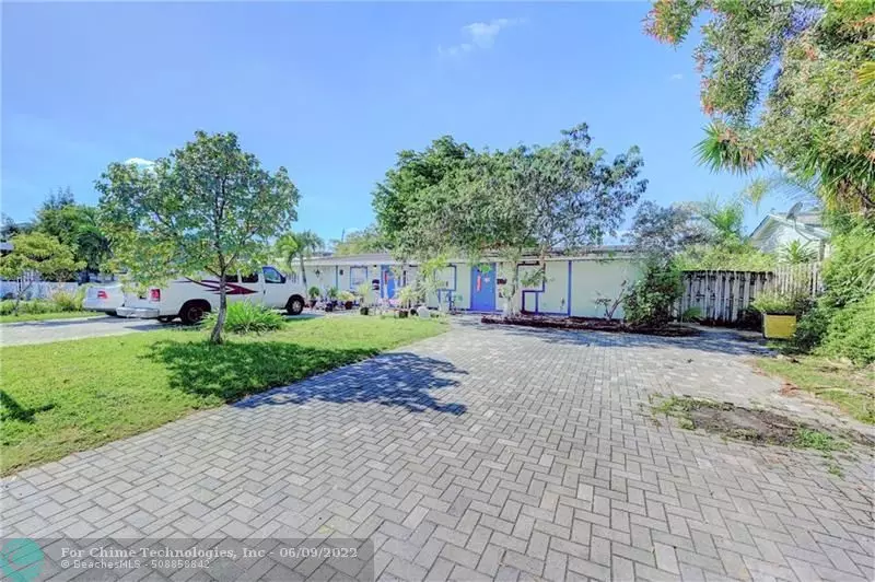 215 NE 23rd Ave, Pompano Beach, FL 33062