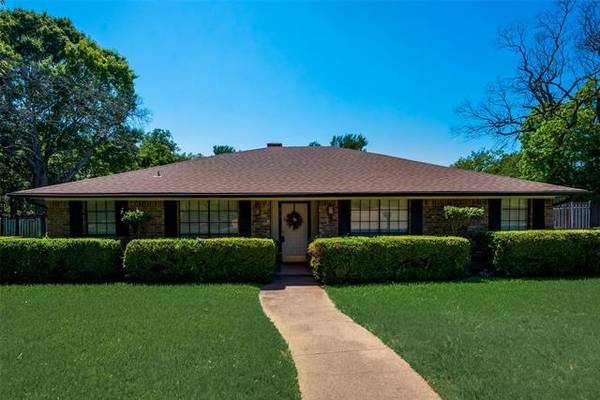 717 Angle Ridge Circle, Garland, TX 75043