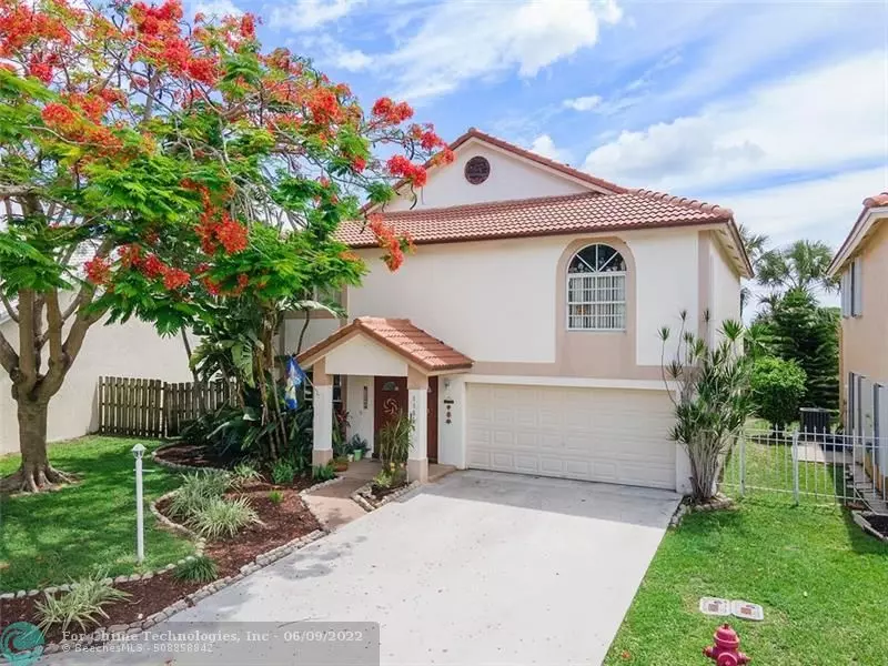 11068 Lakeaire Cir, Boca Raton, FL 33498