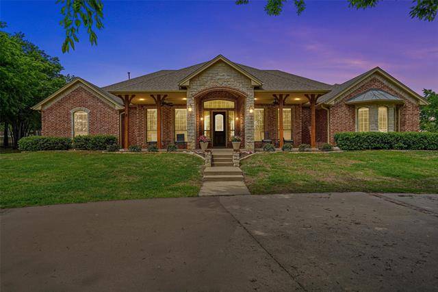 9900 Tantarra Drive, Burleson, TX 76028
