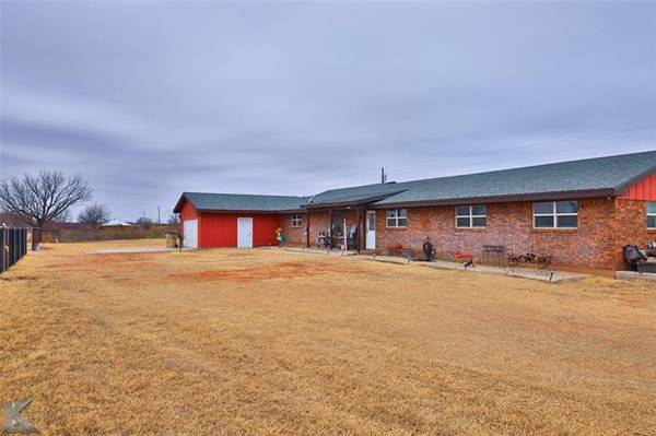 2156 County Road 366, Hawley, TX 79525