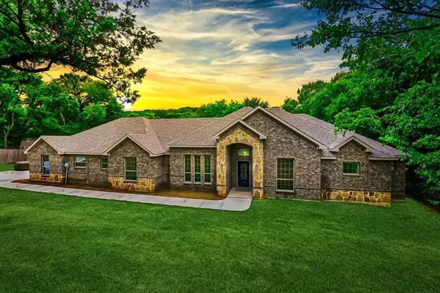 1713 Canyon View Court, Cedar Hill, TX 75104