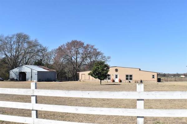 690 VZ County Road 2307, Canton, TX 75103