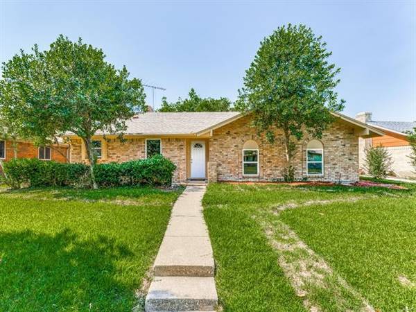 418 Los Santos Drive, Garland, TX 75043