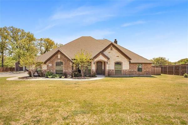 104 Lyndsey Court, Boyd, TX 76023