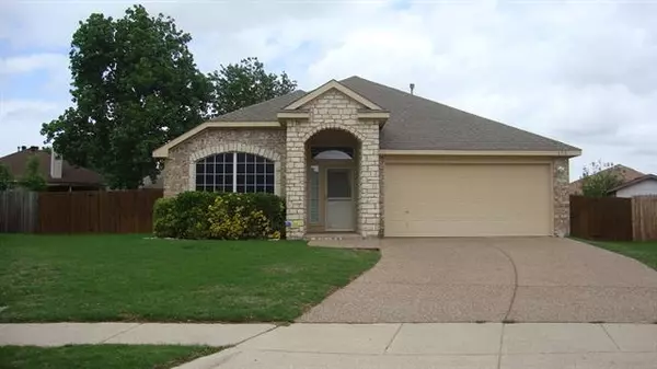 652 Fox Run Trail, Saginaw, TX 76179