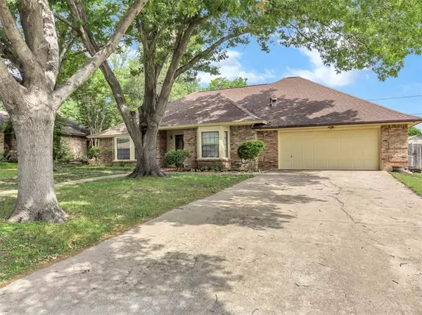 6713 Riviera Drive, North Richland Hills, TX 76180