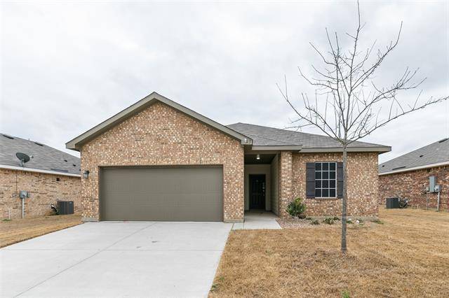 425 Waterline Drive, Crowley, TX 76036