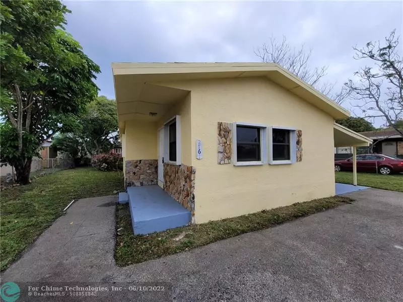 2761 NW 24th St, Fort Lauderdale, FL 33311