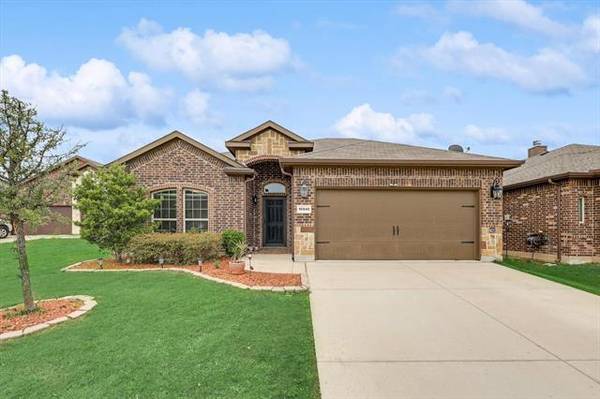 10840 Abbeyglen Court, Fort Worth, TX 76052