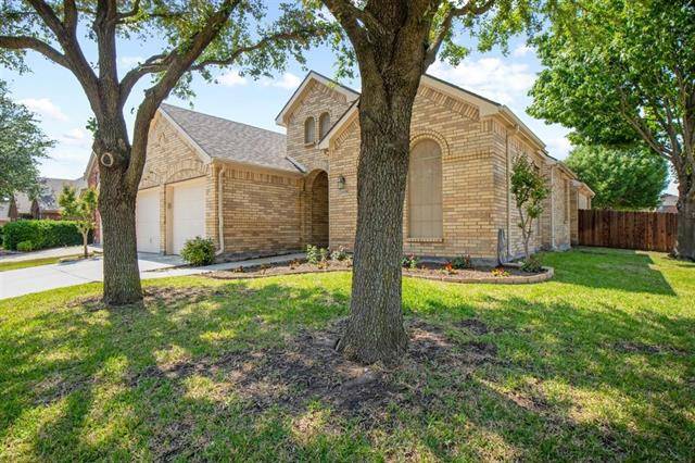 2652 Waterway Drive, Grand Prairie, TX 75054