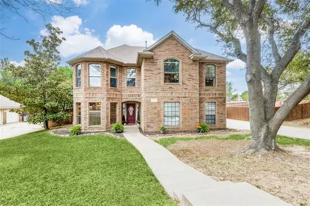 2601 Kimberly Drive, Grapevine, TX 76051