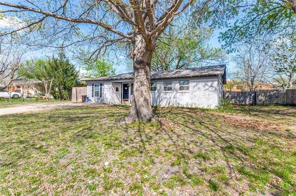 3704 Aurora Street, Haltom City, TX 76117