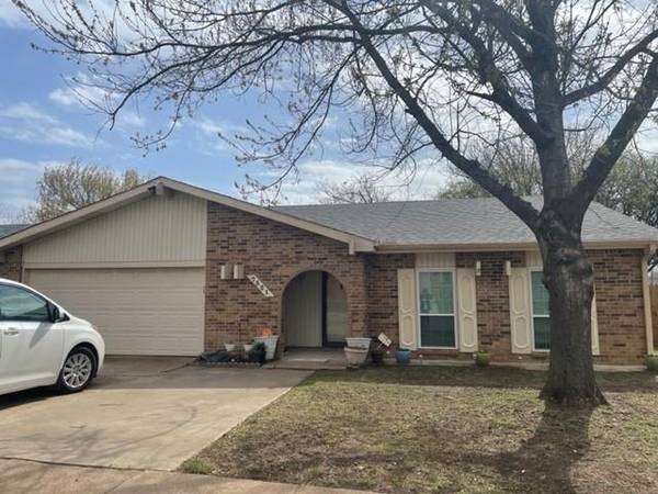 7521 Mayfair Circle, Fort Worth, TX 76123