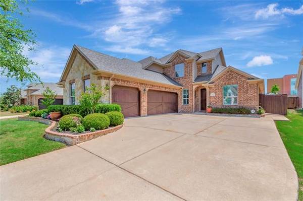 536 Royal Glade Drive, Keller, TX 76248