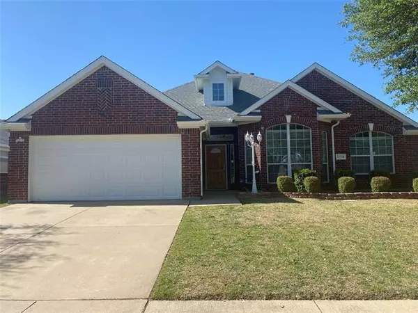 2776 Sweetbriar Lane, Grand Prairie, TX 75052