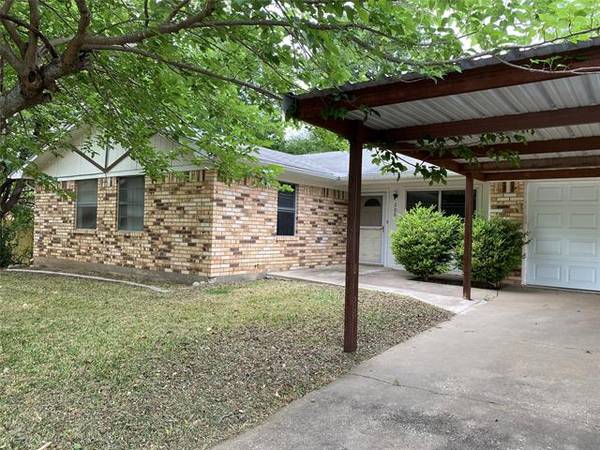 506 N Avenue V, Clifton, TX 76634