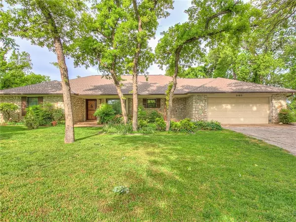 2105 Hummingbird Lane, Edmond, OK 73034