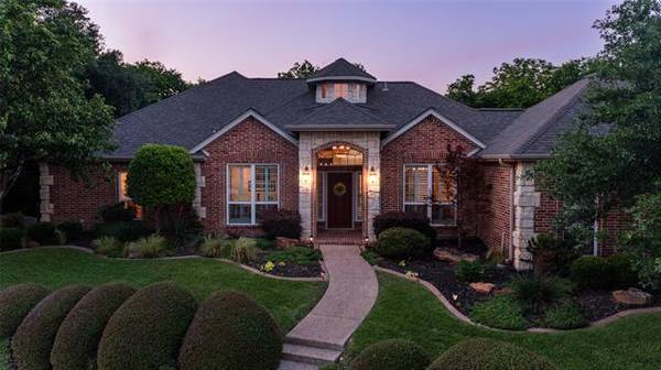 9012 Ranch Bluff Court, Benbrook, TX 76126