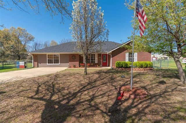 310 County Road 35985, Powderly, TX 75473