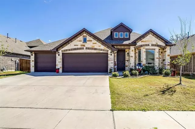 912 Robles Way, Burleson, TX 76028