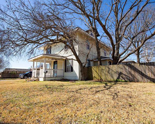 201 W 6th Street, Bonham, TX 75418