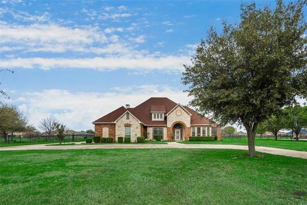 1127 W Remington Park Drive, Terrell, TX 75160