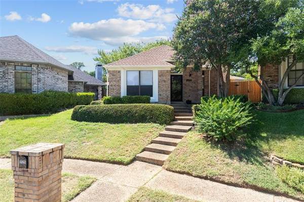 2525 Pecan Grove Court, Irving, TX 75060