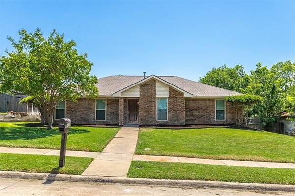 1610 Saint James Drive, Carrollton, TX 75007