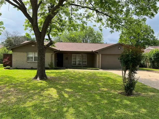 2805 Southgate Drive, Fort Worth, TX 76133