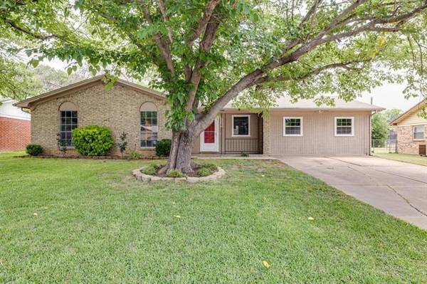 330 NE Michael Drive, Burleson, TX 76028