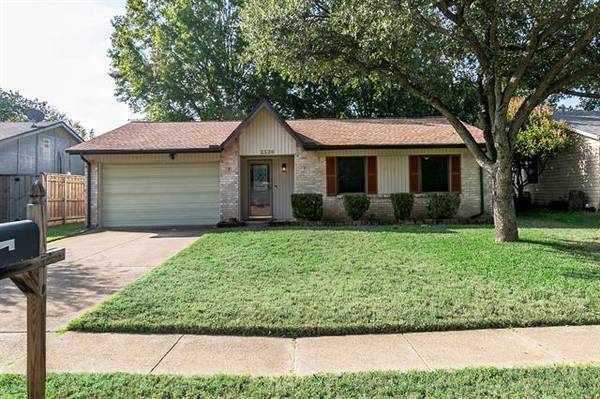 2520 Willow Lane, Irving, TX 75060