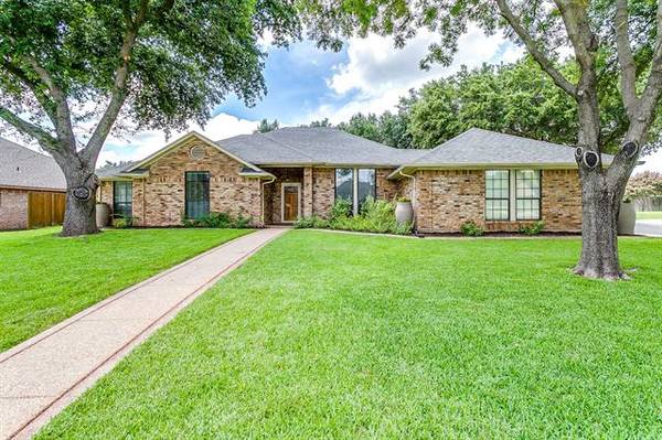 1305 Fairfax Drive, Mansfield, TX 76063