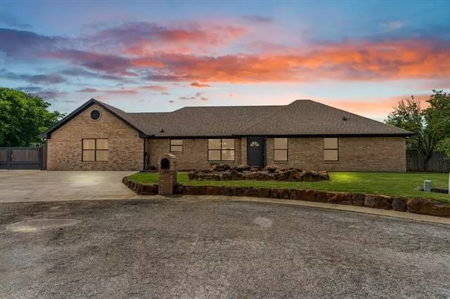 244 Point Circle, Pilot Point, TX 76258