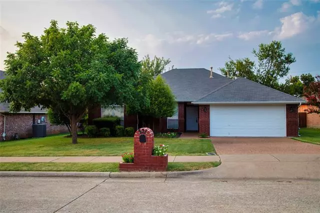 521 Carl Court, Lewisville, TX 75057