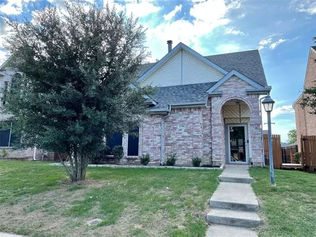 1708 Circle Creek Drive, Lewisville, TX 75067