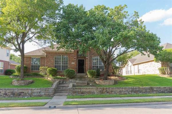 261 Ridge Haven Drive, Lewisville, TX 75067