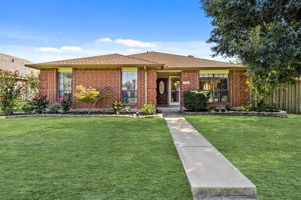 998 Downey Drive, Lewisville, TX 75067