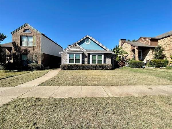 2043 Feather Lane, Lewisville, TX 75077