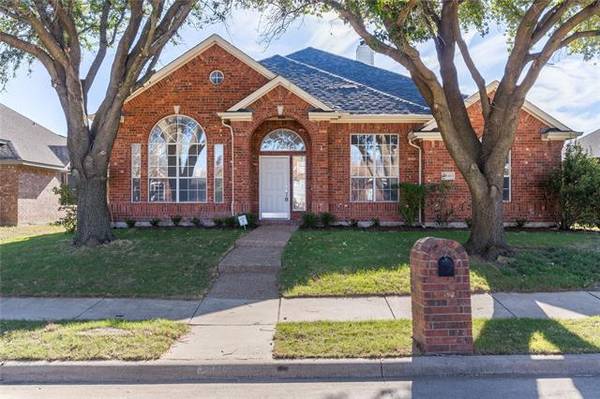 1240 Valley Oaks Drive, Lewisville, TX 75067