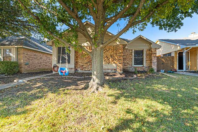 925 Old Barn Lane, Mesquite, TX 75149