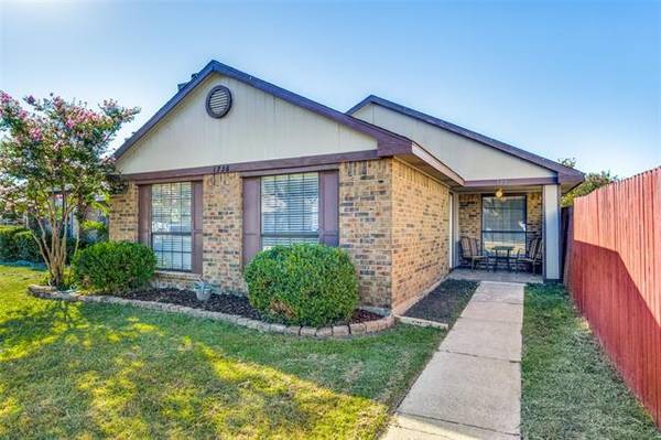 1736 Wheatfield Drive, Mesquite, TX 75149