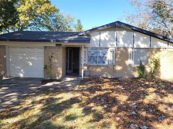 1233 Juanita Street, Mesquite, TX 75149