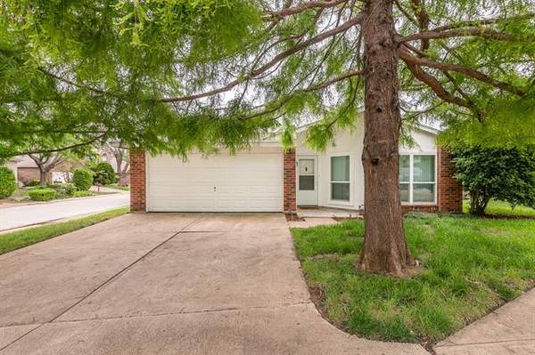 2905 Forest Creek Drive, Fort Worth, TX 76123