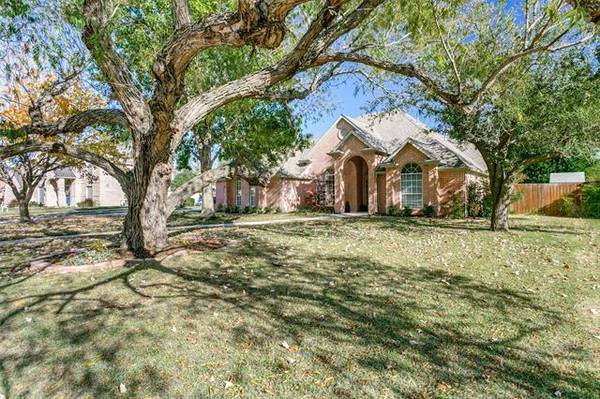 711 Saratoga Drive, Southlake, TX 76092