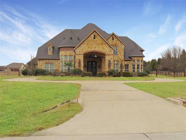 335 Yosemite Falls Drive, Sunnyvale, TX 75182